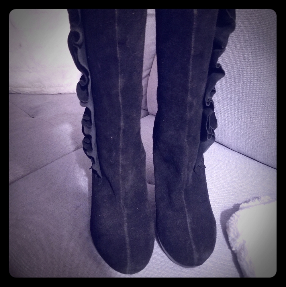 Jessica Simpson black e ruffled sided tall boots